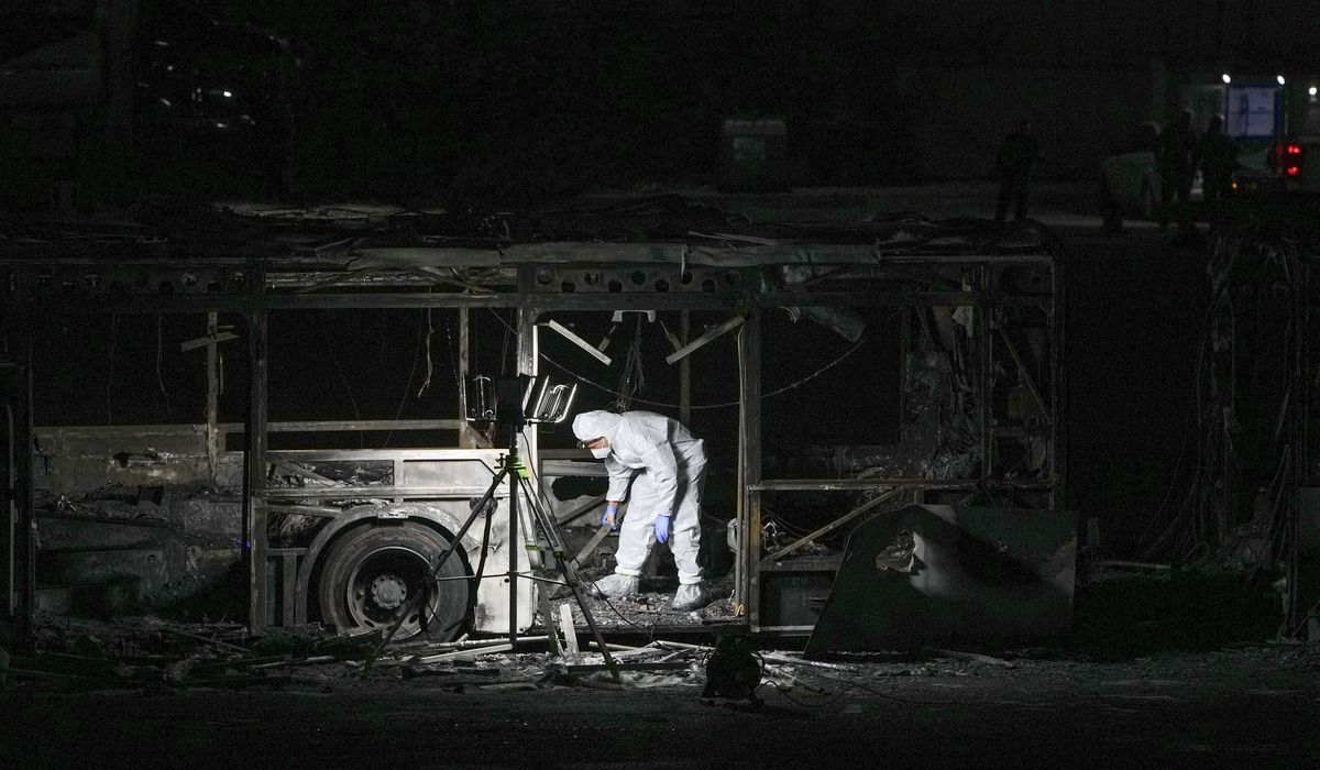 NextImg:No injuries from Israeli bus explosions in suspected militant attack, police say