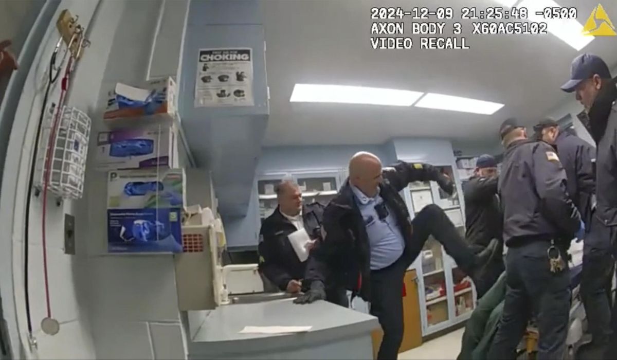NextImg:New York governor says prison guards arrested, charged in death of handcuffed man beaten by them