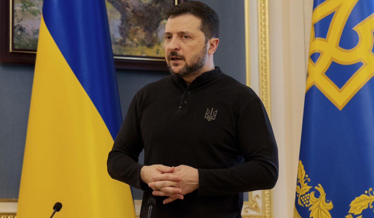 NextImg:Trump rips Zelenskyy in radio interview, tells governors of ‘good talks with Putin’