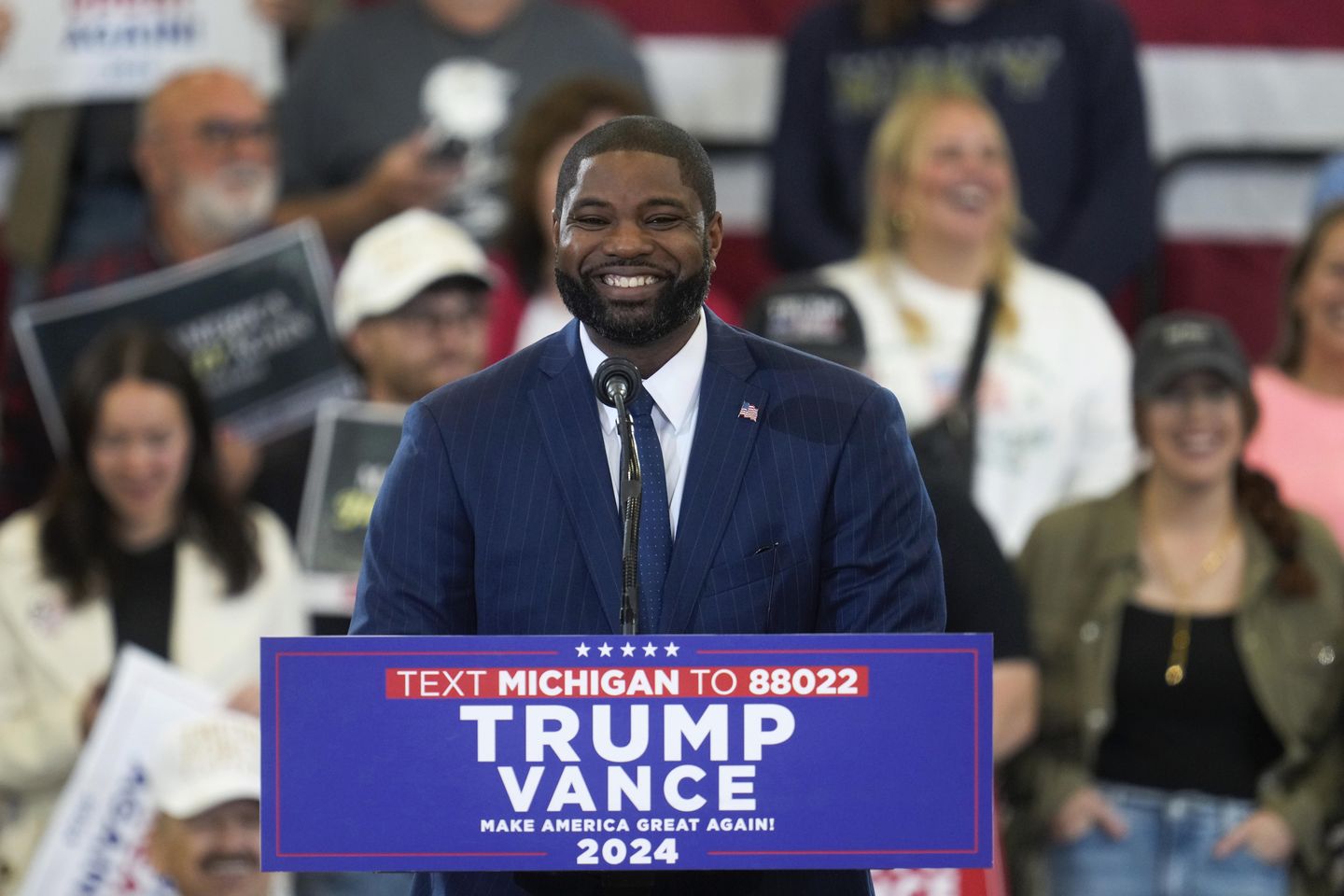 Florida's Byron Donalds reminds gubernatorial challengers: Trump has my back