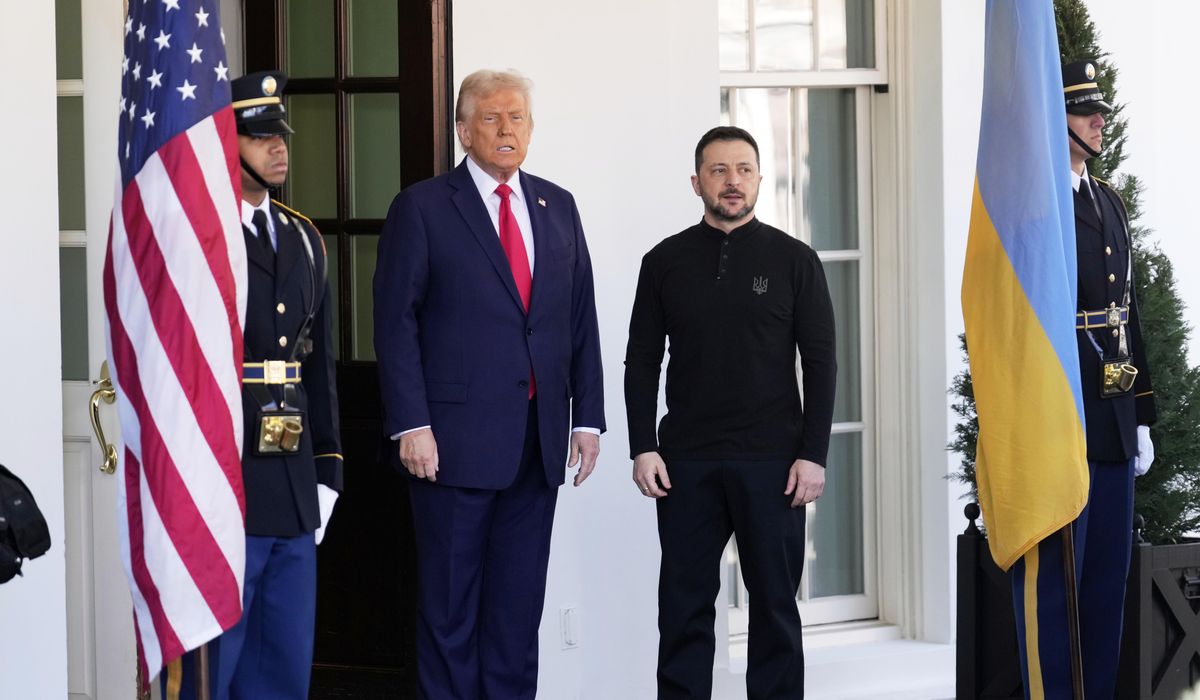 NextImg:Zelenskyy arrives at White House to finalize minerals deal