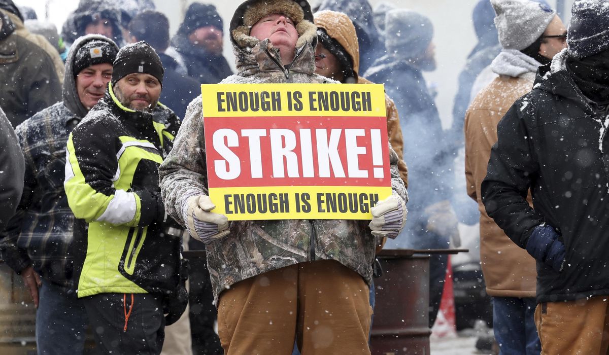 NextImg:New York fires 2,000 prison guards who refuse to return to work after wildcat strike