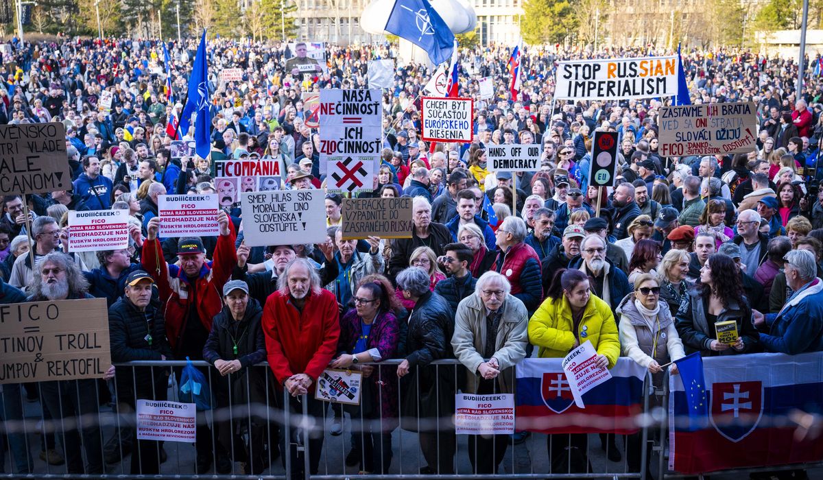 NextImg:Slovakian crowds continue protest against pro-Russian policies of populist Premier Robert Fico