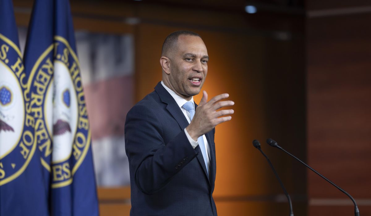 NextImg:Hakeem Jeffries pressures Trump to come clean about Epstein case