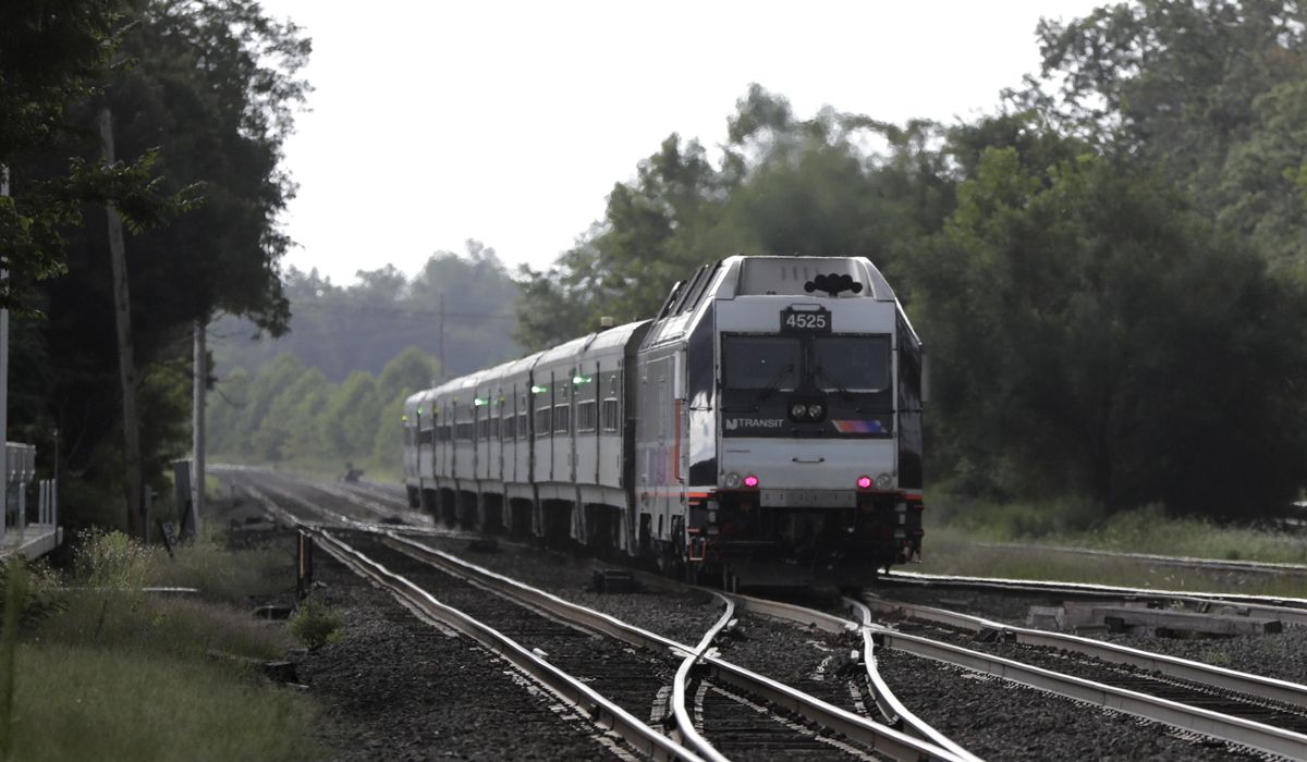 NextImg:NJ Transit and engineers union agree to new contract and avoid a possible strike