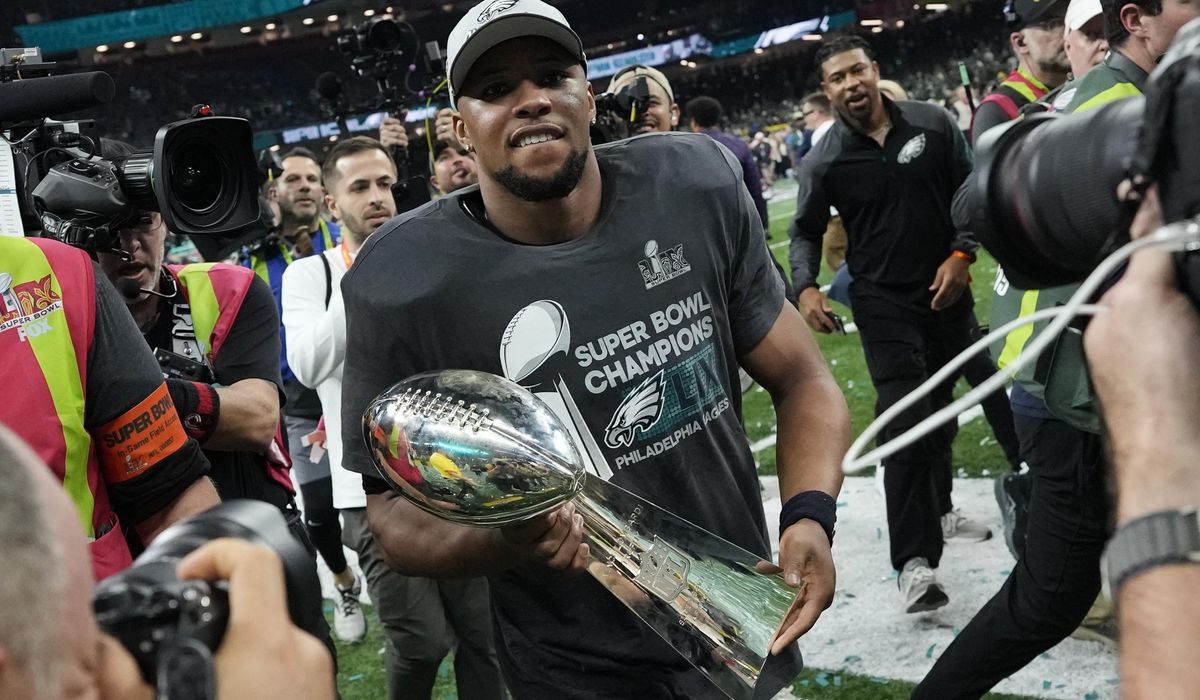 NextImg:Super Bowl champion Eagles receive, accept White House invitation