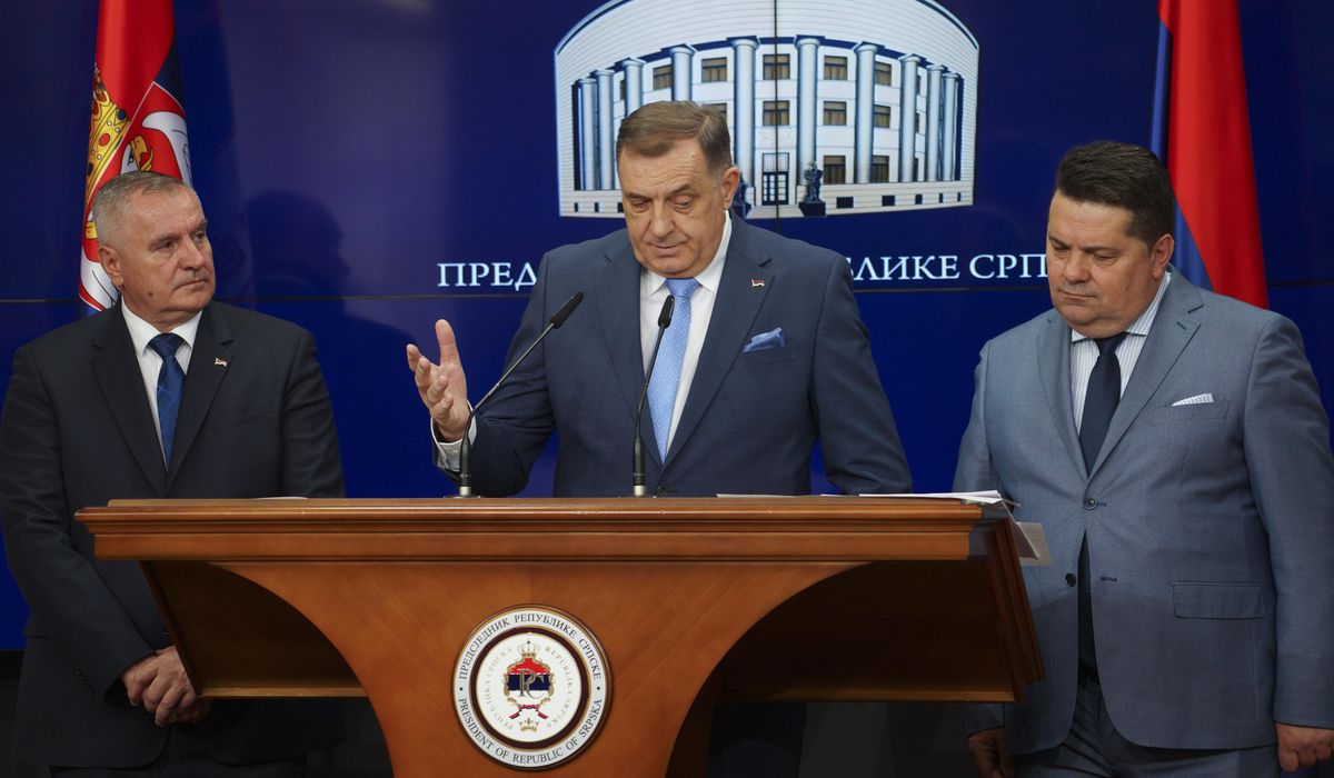 NextImg:Bosnia prosecutor seeks detention of separatist Serb leaders amid mounting tensions