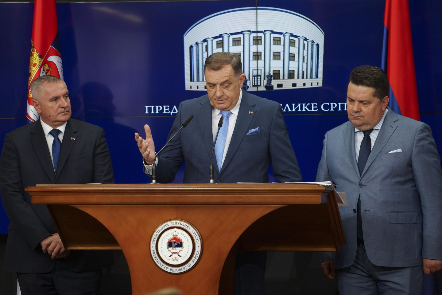 Bosnia prosecutor seeks detention of separatist Serb leaders amid mounting tensions