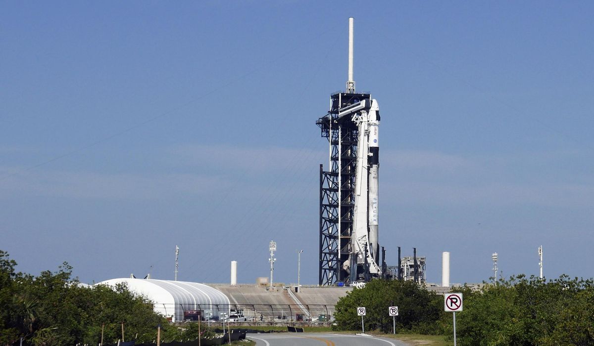 NextImg:Musk pulls back on threat to withdraw Dragon spacecraft
