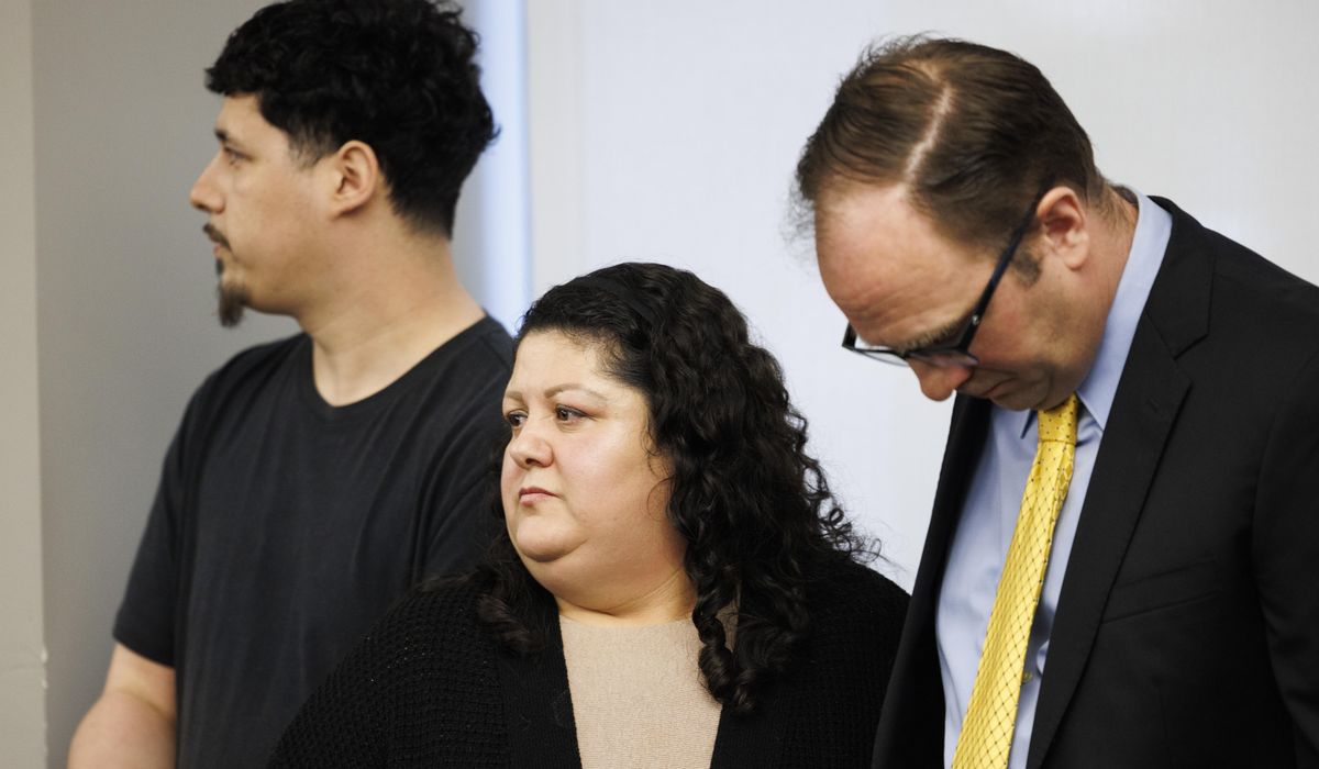 NextImg:ICE violated rights of a U.S. citizen and 21 others during arrests, Chicago activists allege