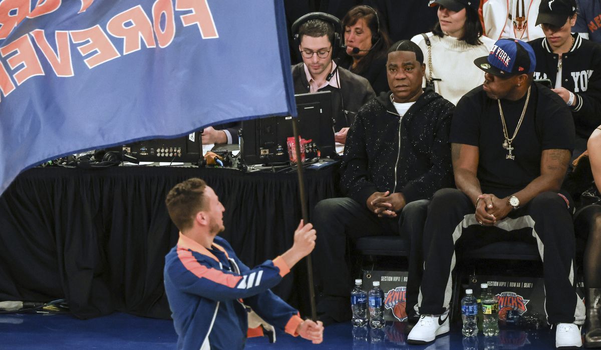 NextImg:Tracy Morgan says he’s OK, food poisoning caused incident at Knicks-Heat game