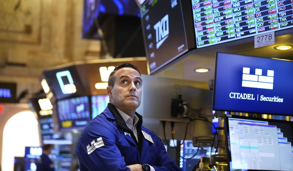NextImg:Wall Street drifts higher on signals U.S. economy remains solid, for now at least