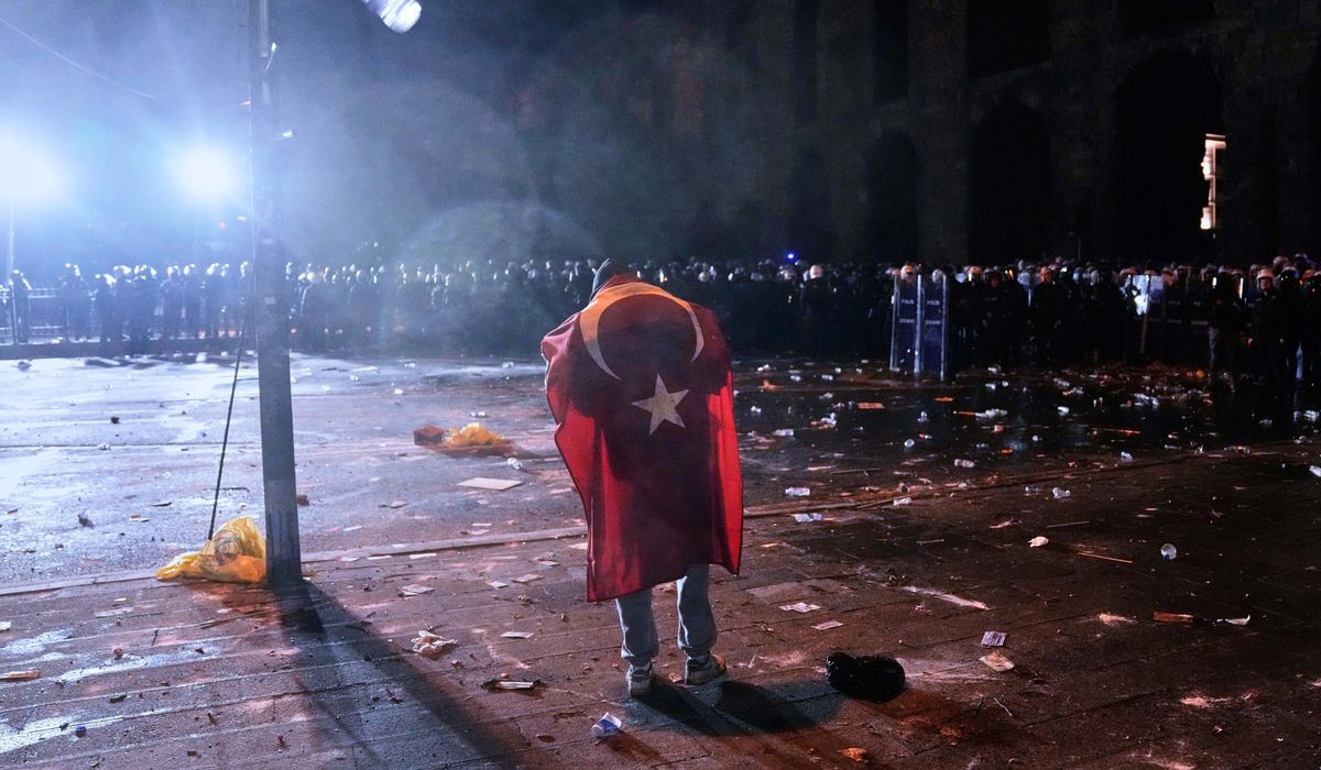 NextImg:Detained Istanbul mayor faces second day of questioning as protests intensify