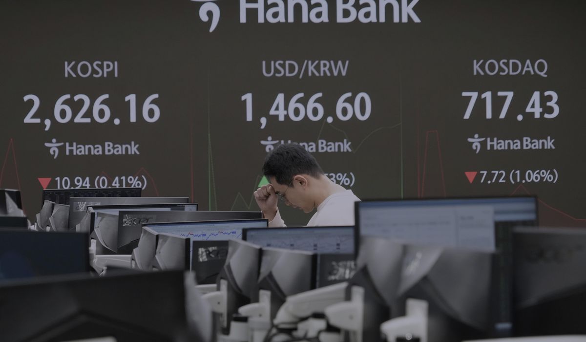 NextImg:Wall Street gains ground after shaking off four-week losing streak