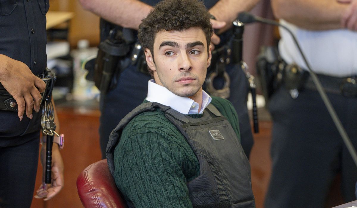 NextImg:A heart-shaped note was found in socks bound for Luigi Mangione, prosecutors say