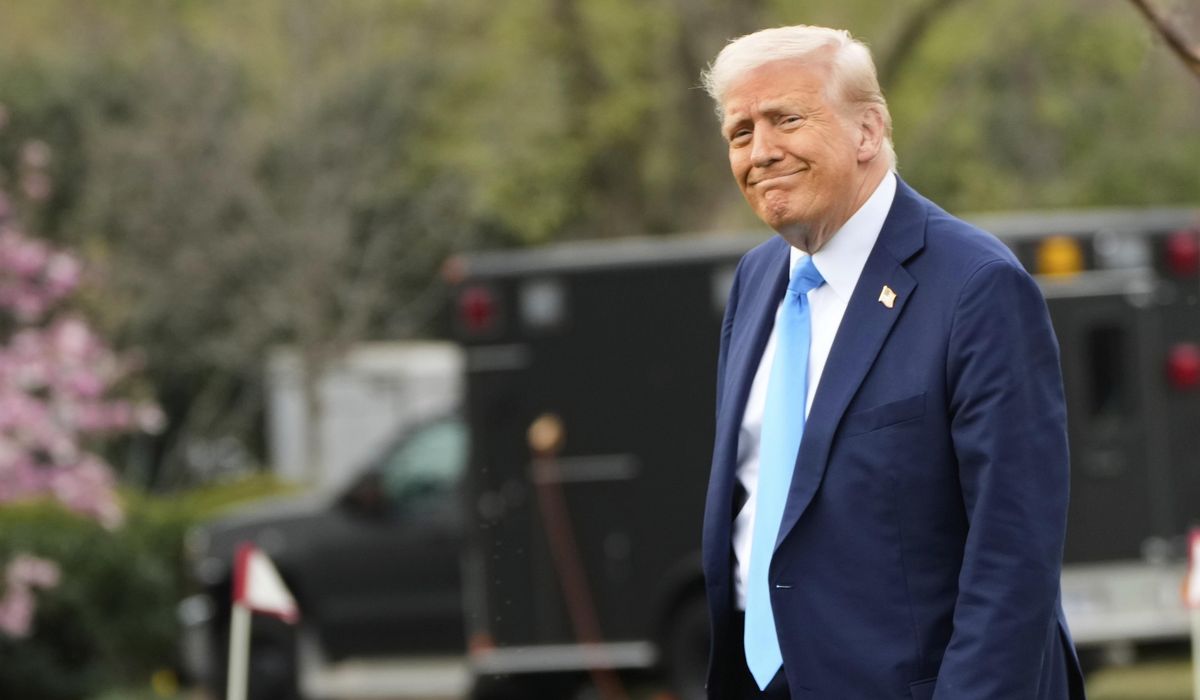 NextImg:Trump announces plans to cut down magnolia tree thought to have been planted by Andrew Jackson