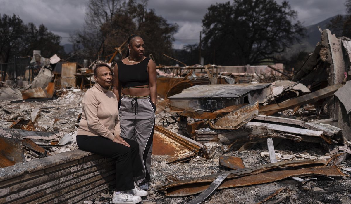 NextImg:Paris Hilton’s nonprofit gives $25,000 grants to women-owned small businesses hit by the Eaton Fire