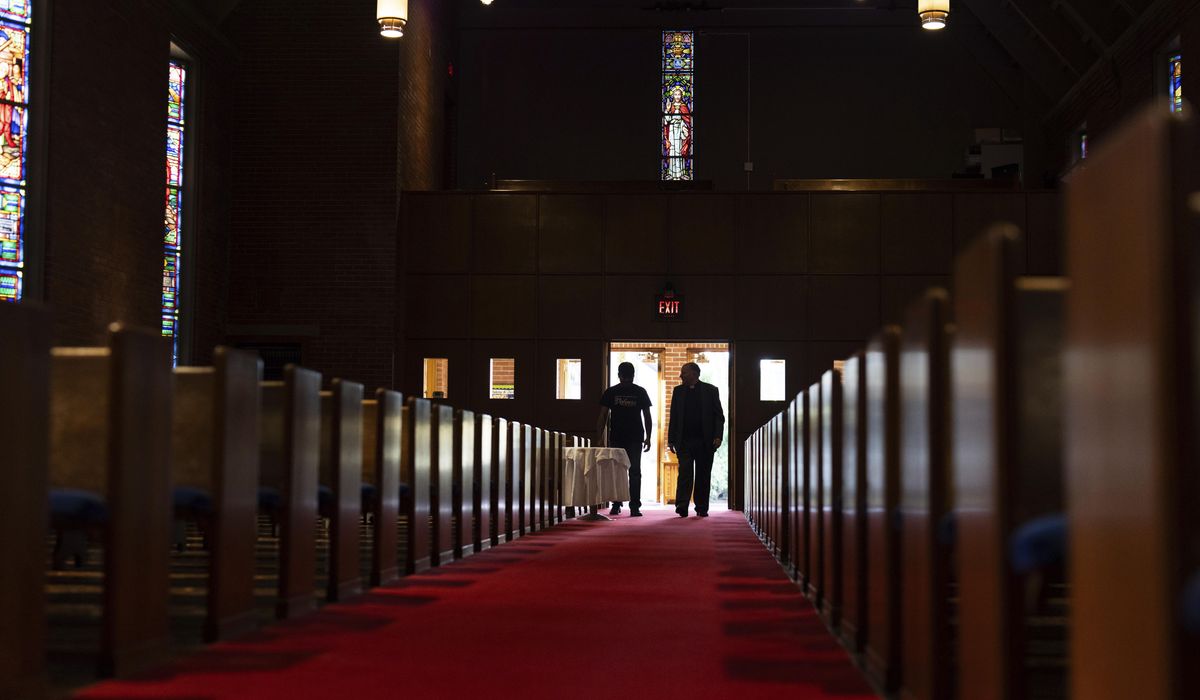 NextImg:Most immigrants at risk of deportation from U.S. are Christian, report finds