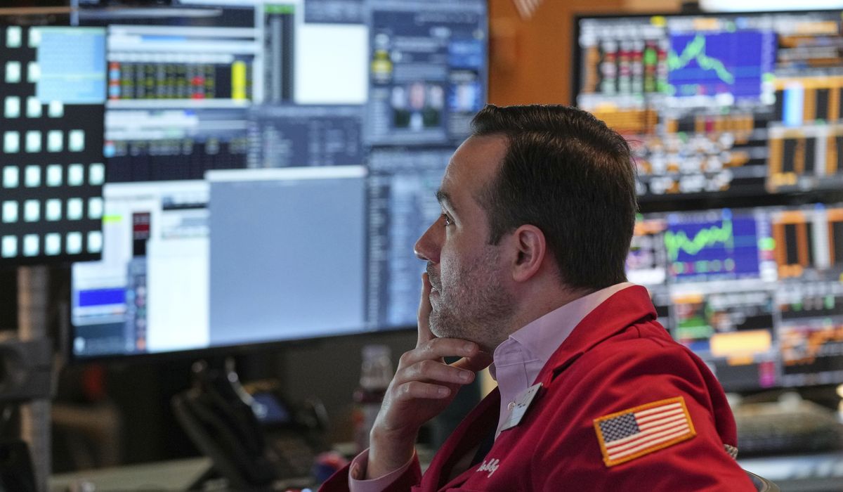 NextImg:Sell-off worsens worldwide and Dow drops 1,300 after China retaliates against Trump tariffs