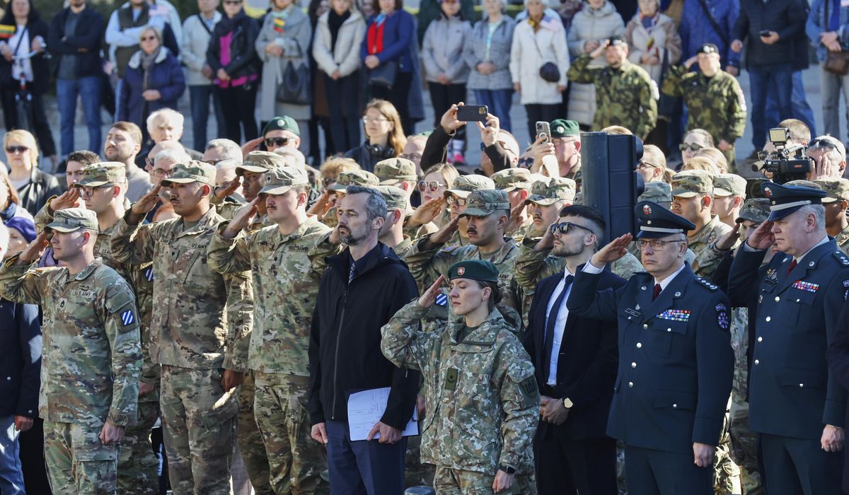 NextImg:Lithuanians bid farewell to 4 U.S. soldiers who died during training exercise