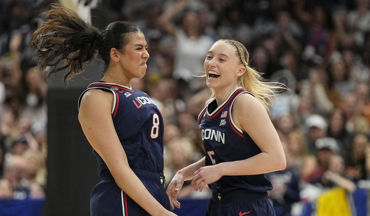 NextImg:Strong, Fudd help UConn blow out UCLA in Final Four as Bueckers moves 1 win from elusive title