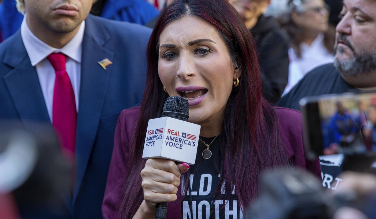 NextImg:Sen. Warner blames ‘conspiracy theorist’ Laura Loomer for undermining national security
