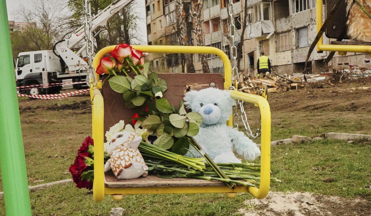 NextImg:Ukrainian city mourns children killed by Russian missile