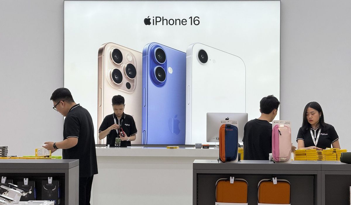 NextImg:Apple has few incentives to start making iPhones in U.S., despite Trump’s trade war with China