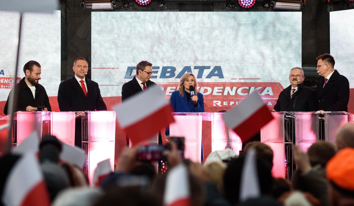 NextImg:Poles celebrate coronation of 1st king at march supporting conservative presidential candidate