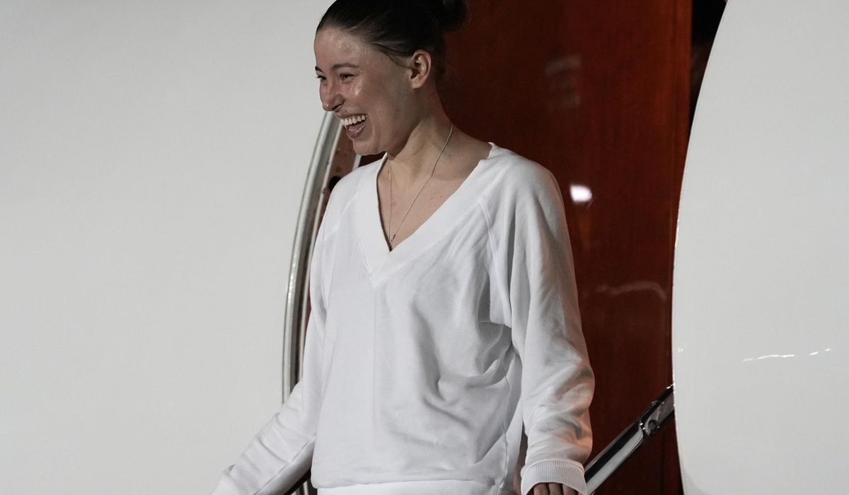 NextImg:Trump welcomes freed Russian-American ballerina at White House