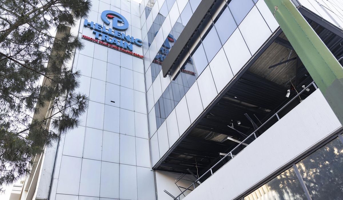 NextImg:Bomb explodes outside Athens office of Greek train company Hellenic Train, none injured