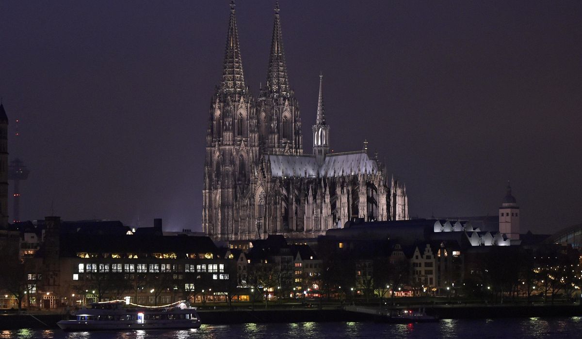 NextImg:Police detain 6 climbers who wanted to scale Cologne’s famous cathedral