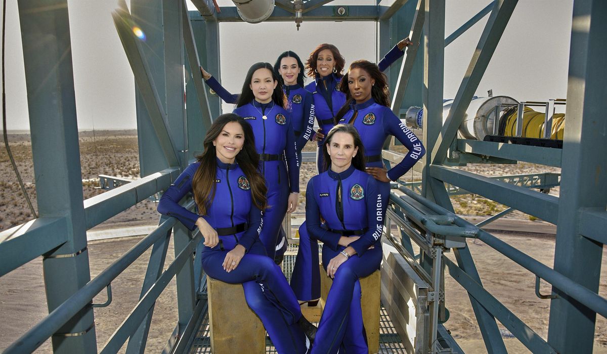 NextImg:Blue Origin launches an all-female celebrity crew with Katy Perry, Gayle King and Lauren Sanchez