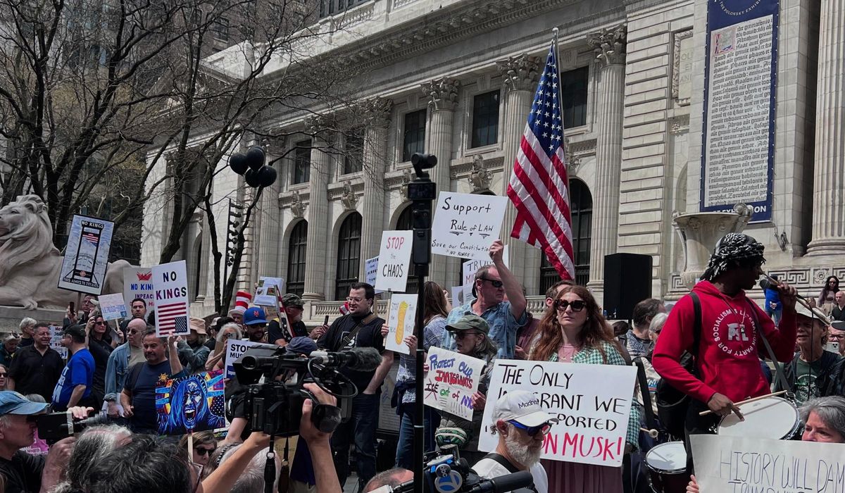 NextImg:Anti-Trump protesters turn out to rallies in New York, Washington and other cities across country