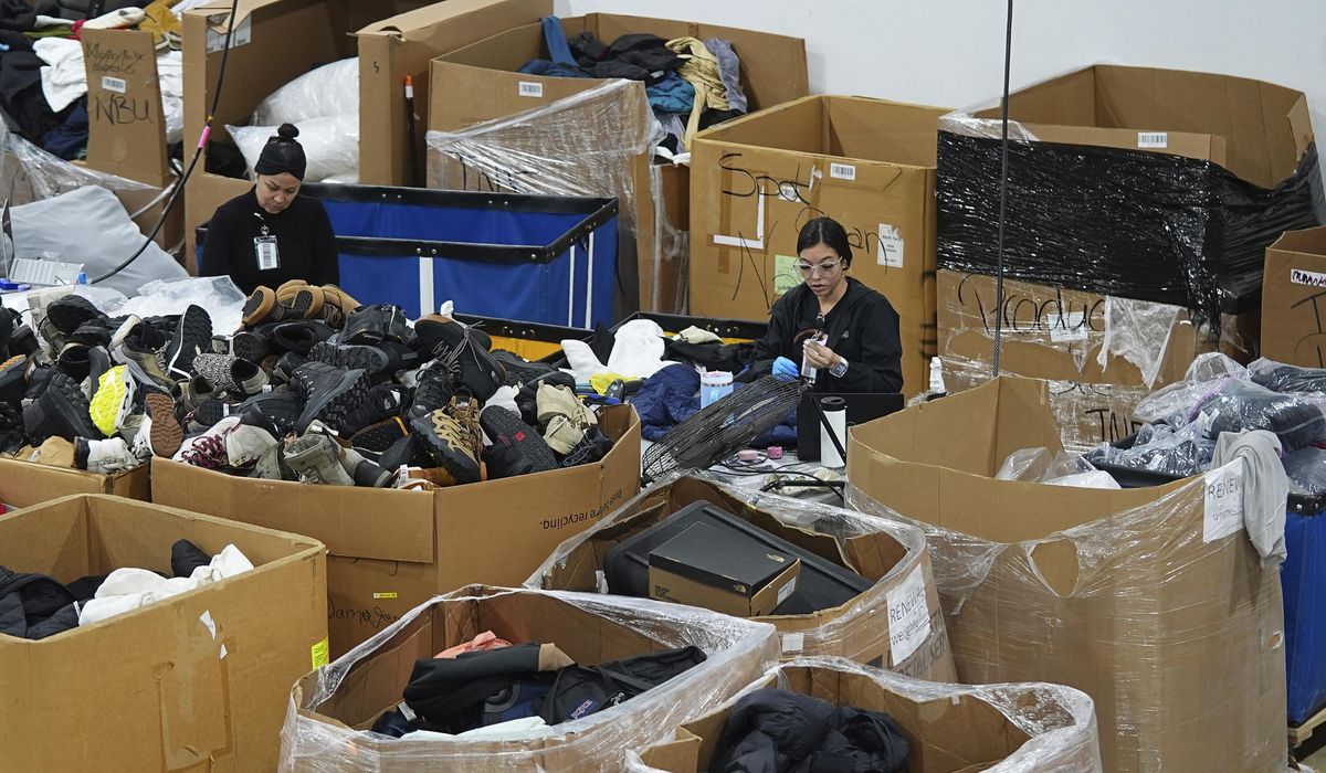 NextImg:Secondhand stores are poised to benefit if U.S. tariffs drive up new clothing costs