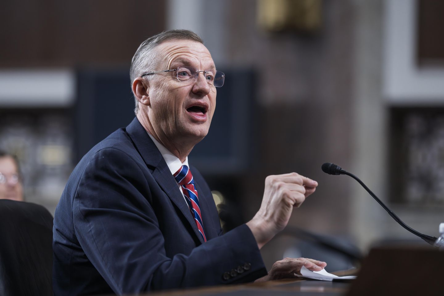 VA secretary tells Congress to end the government shutdown