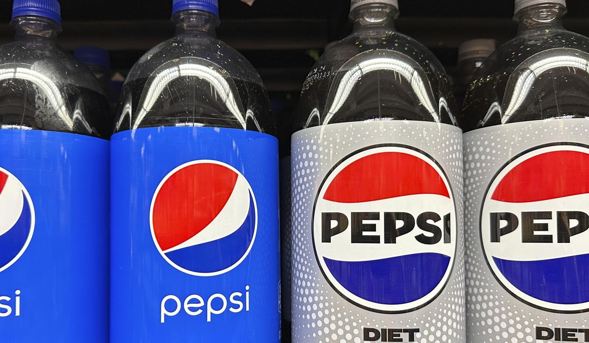 NextImg:PepsiCo lowers full-year earnings forecast on tariff costs and lower consumer spending
