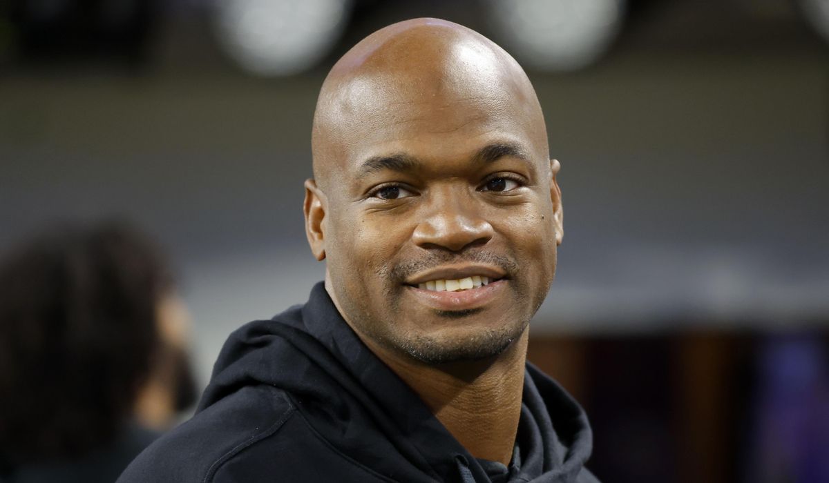 NextImg:Adrian Peterson faces DWI charge in Minnesota after arrest following Vikings draft party