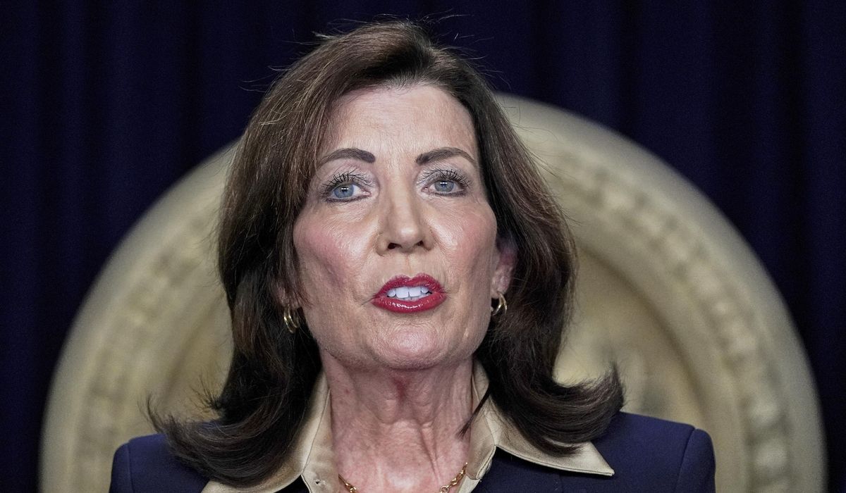 NextImg:New York moves toward creating a new charge for those who wear masks during crimes