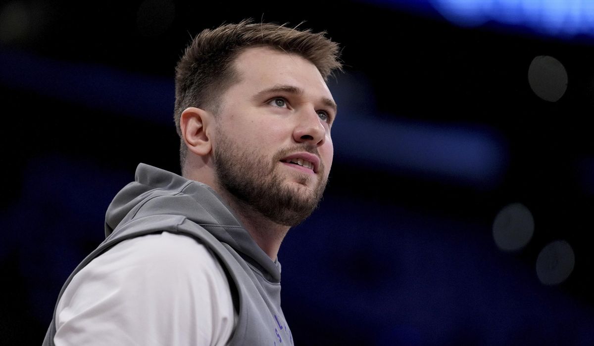 NextImg:Doncic donates entire cost of restoring vandalized Bryant mural in Los Angeles