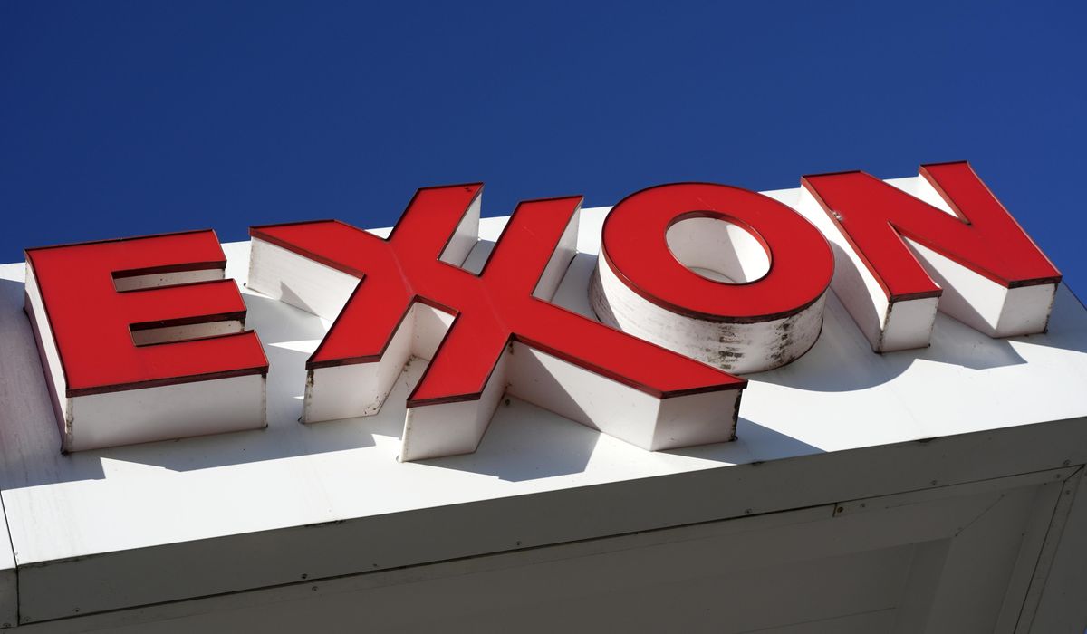 NextImg:Profits for American oil giants like Exxon Mobil and Chevron fade in tandem with oil demand