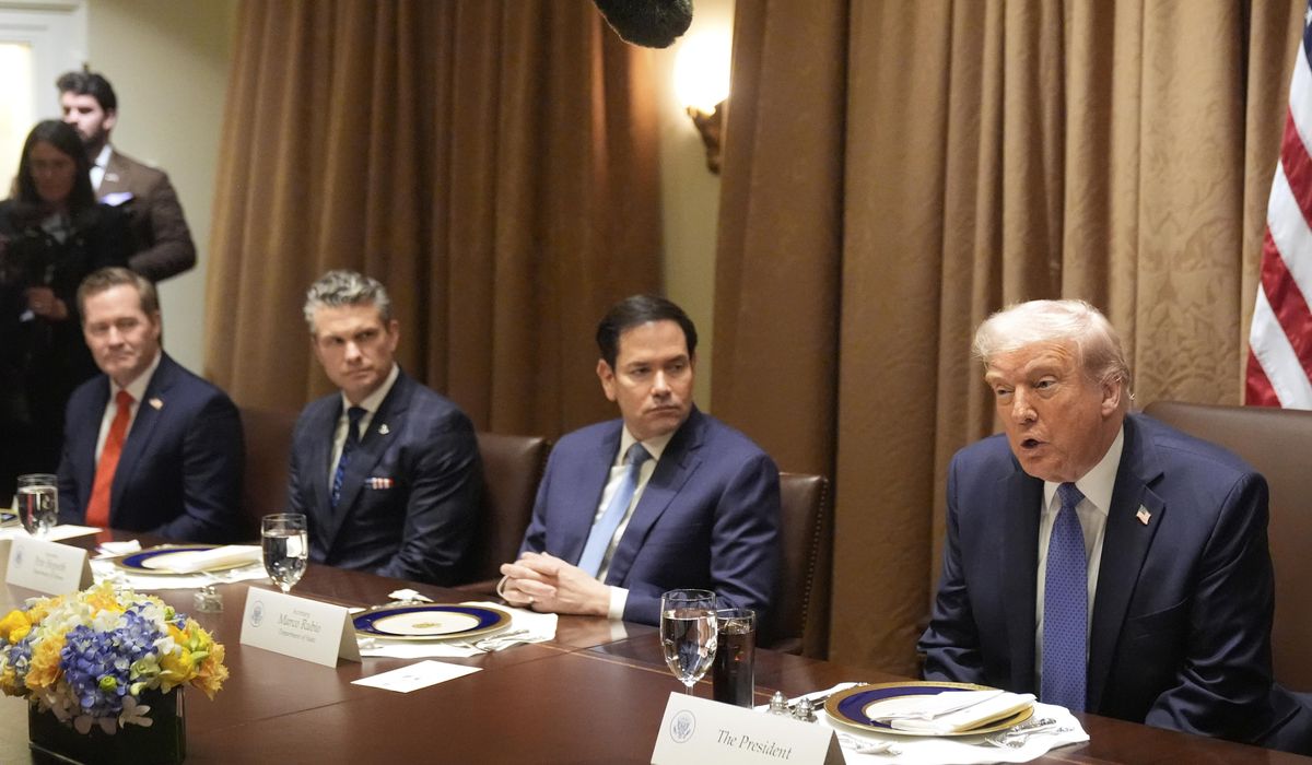 NextImg:Trump continues meetings with national security team over Iran