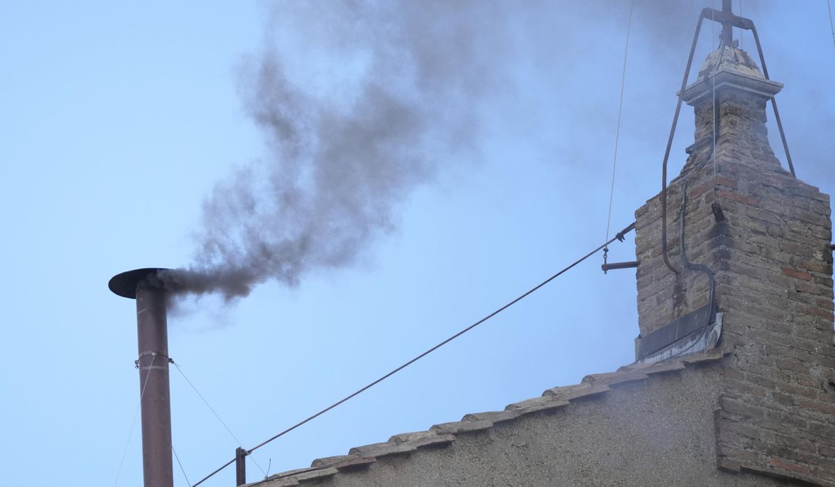NextImg:No new pope elected yet after black smoke pours out of Sistine Chapel’s chimney