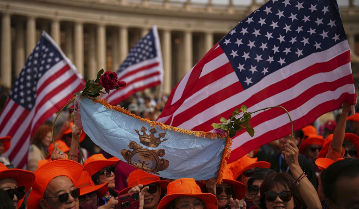NextImg:Whoops, waves, tears: Faithful react to Pope Leo’s first Sunday blessing in St. Peter’s Sqaure