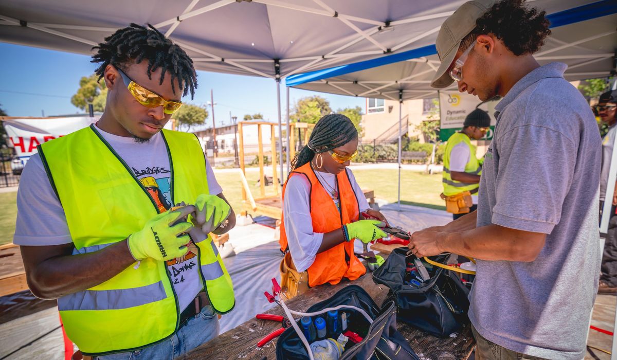 NextImg:Report finds 88% of skilled trade credentials have no impact on wages