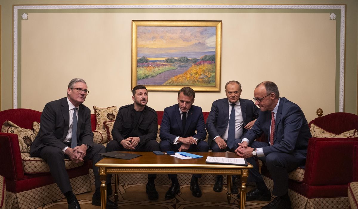 NextImg:Russian drones attack Ukraine after the Kremlin turns down a ceasefire proposal but promises talks