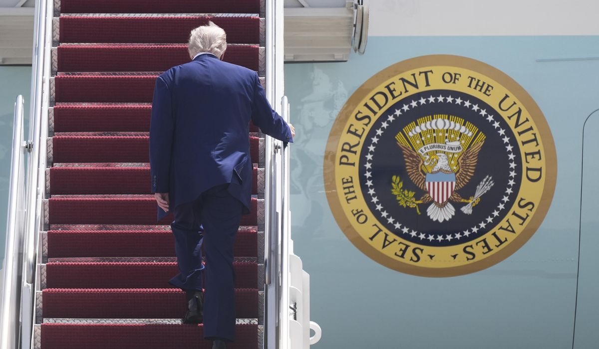 NextImg:White House correspondents protest lack of wire reporters on Air Force One
