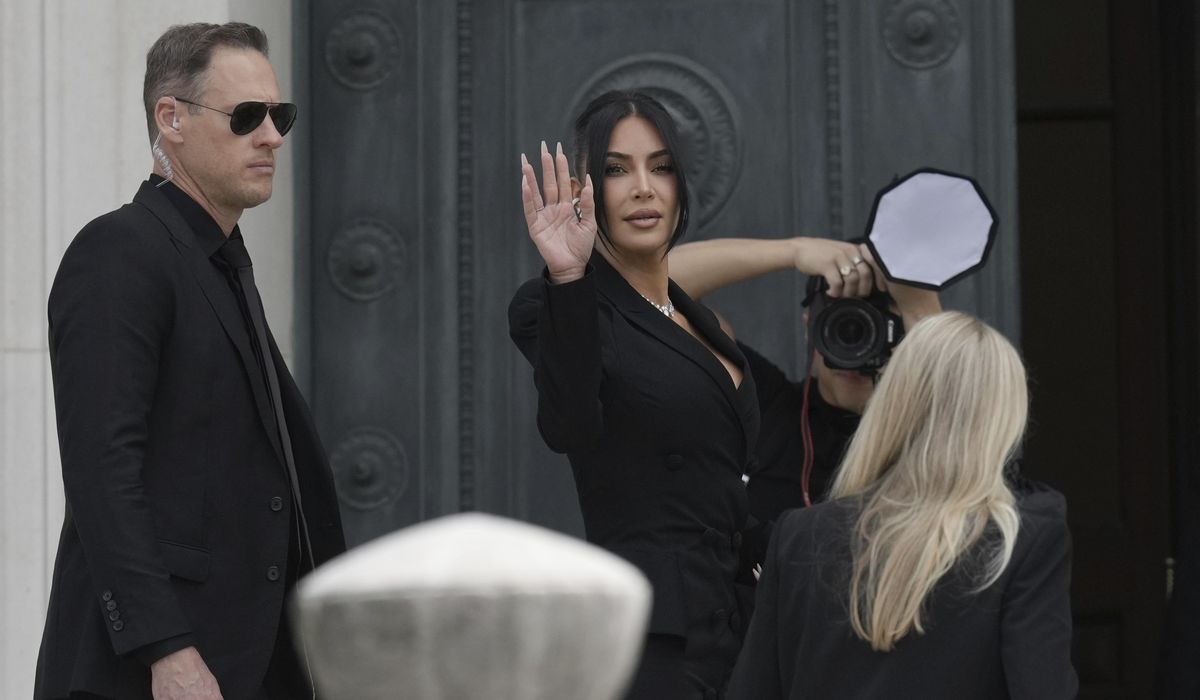 NextImg:Kardashian testifies that she feared rape and murder during 2016 heist