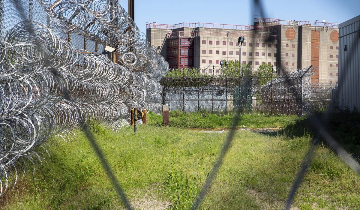 NextImg:Federal judge orders independent manager to take over New York City jails