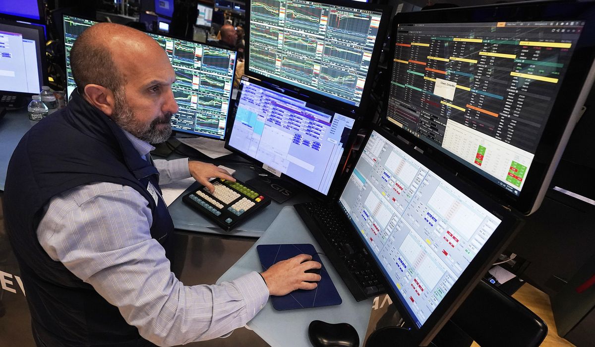 NextImg:U.S. stocks drift as S&P 500 flirts with its first drop in 7 days